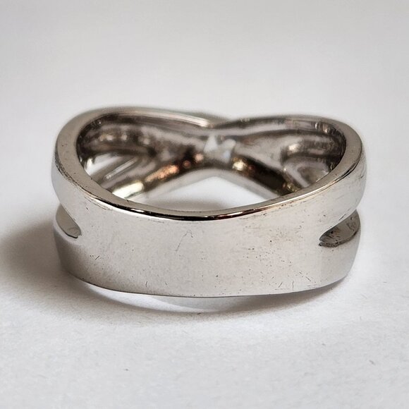 Vintage Estate Owned 18K GE Minimalist Ring Size 8 - Picture 5 of 11